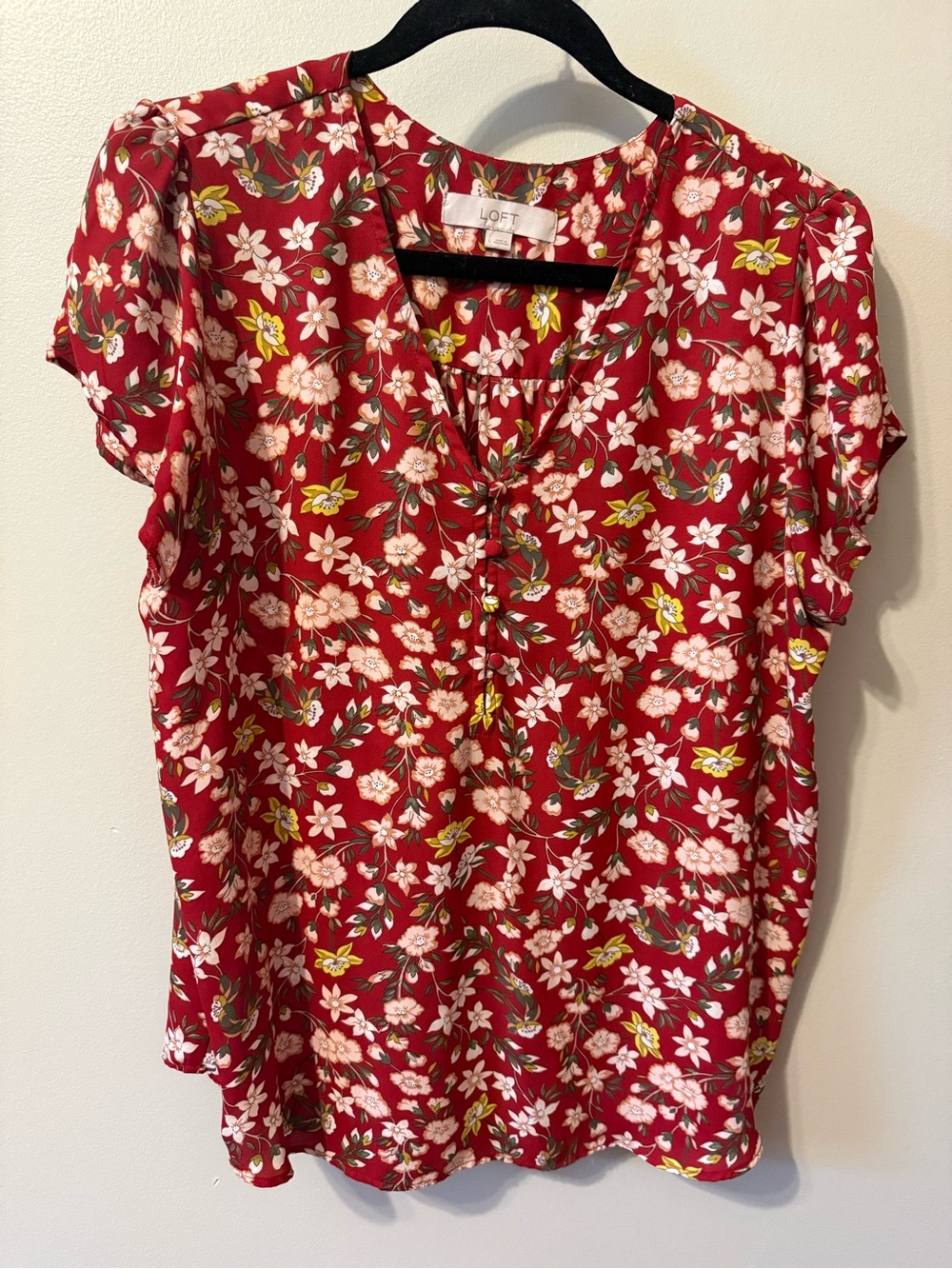 LOFT Red Floral V-Neck Short Sleeve Blouse
